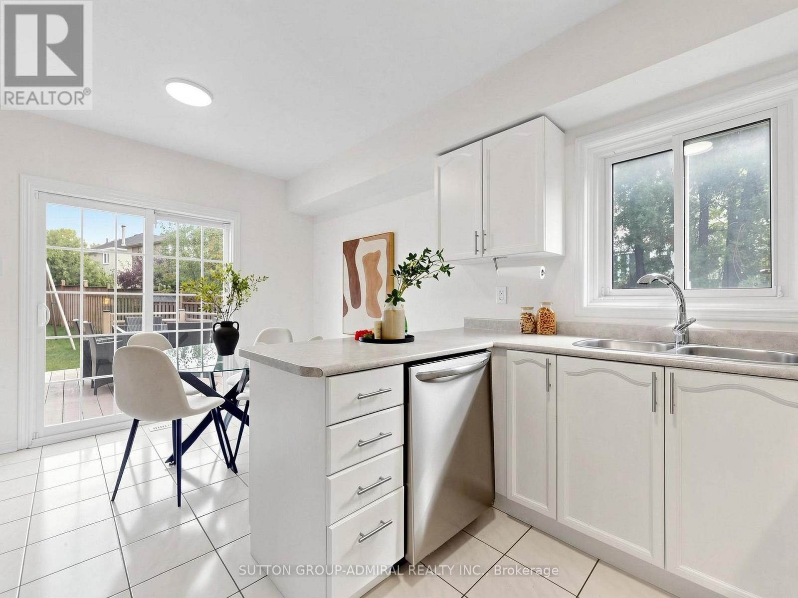 48 Glenbury Drive Property Photo 9