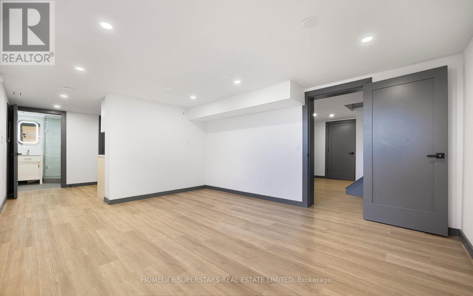 627 Lakelands Avenue Property Photo 11