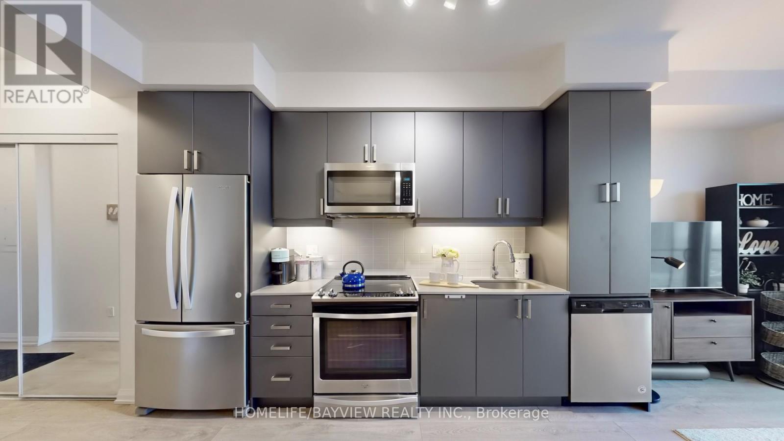 #2218 - 7895 Jane Street Property Photo 5