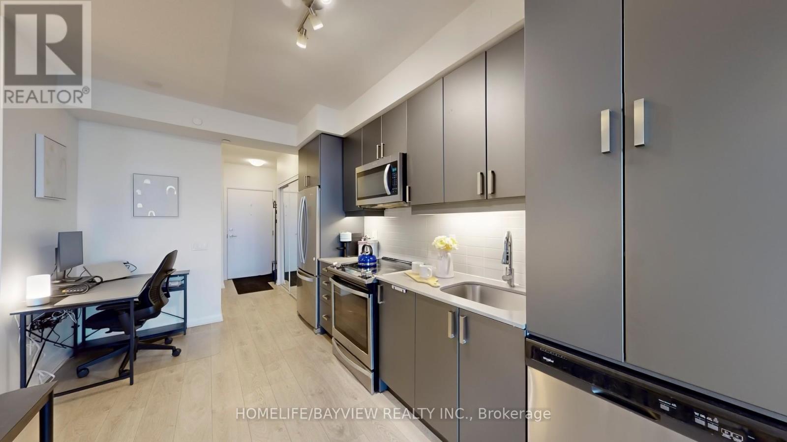 #2218 - 7895 Jane Street Property Photo 10