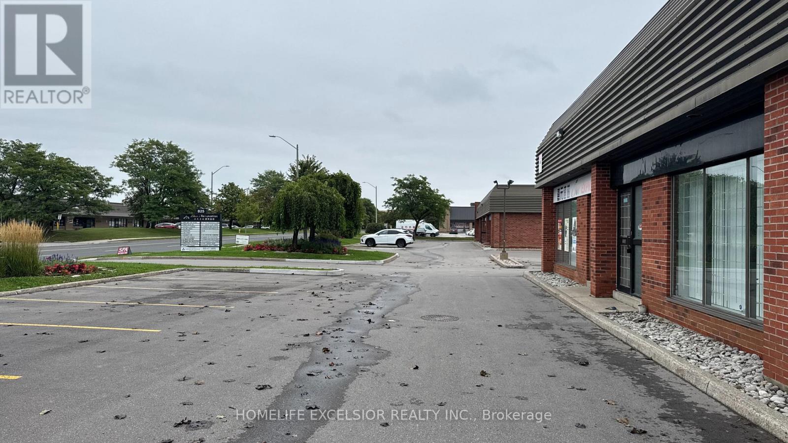 6 - 825 Denison Street Property Photo 7