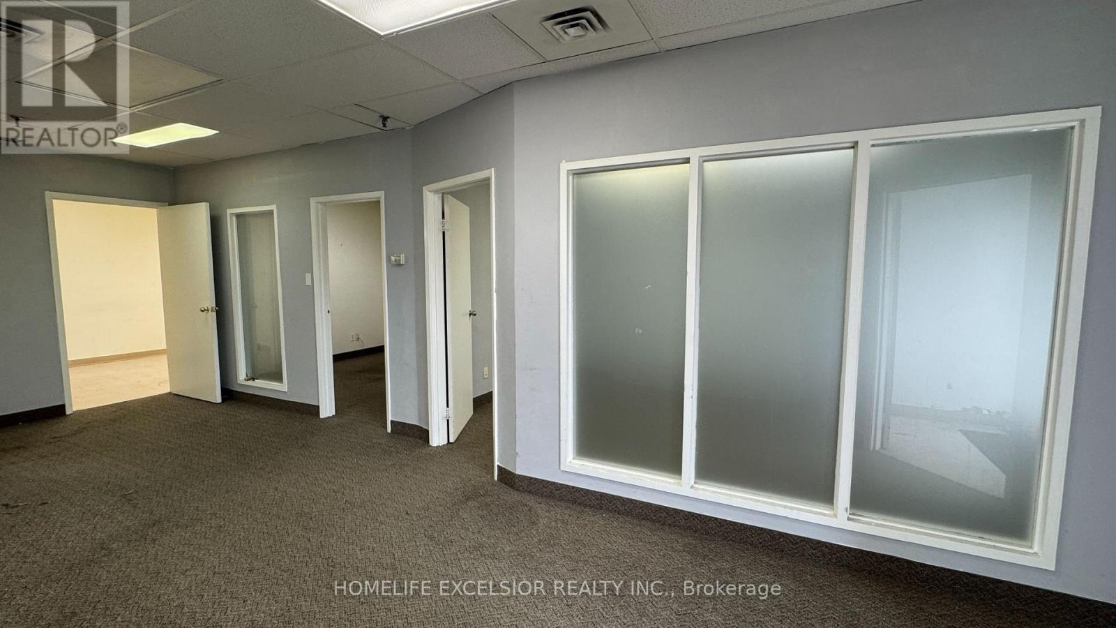 6 - 825 Denison Street Property Photo 15