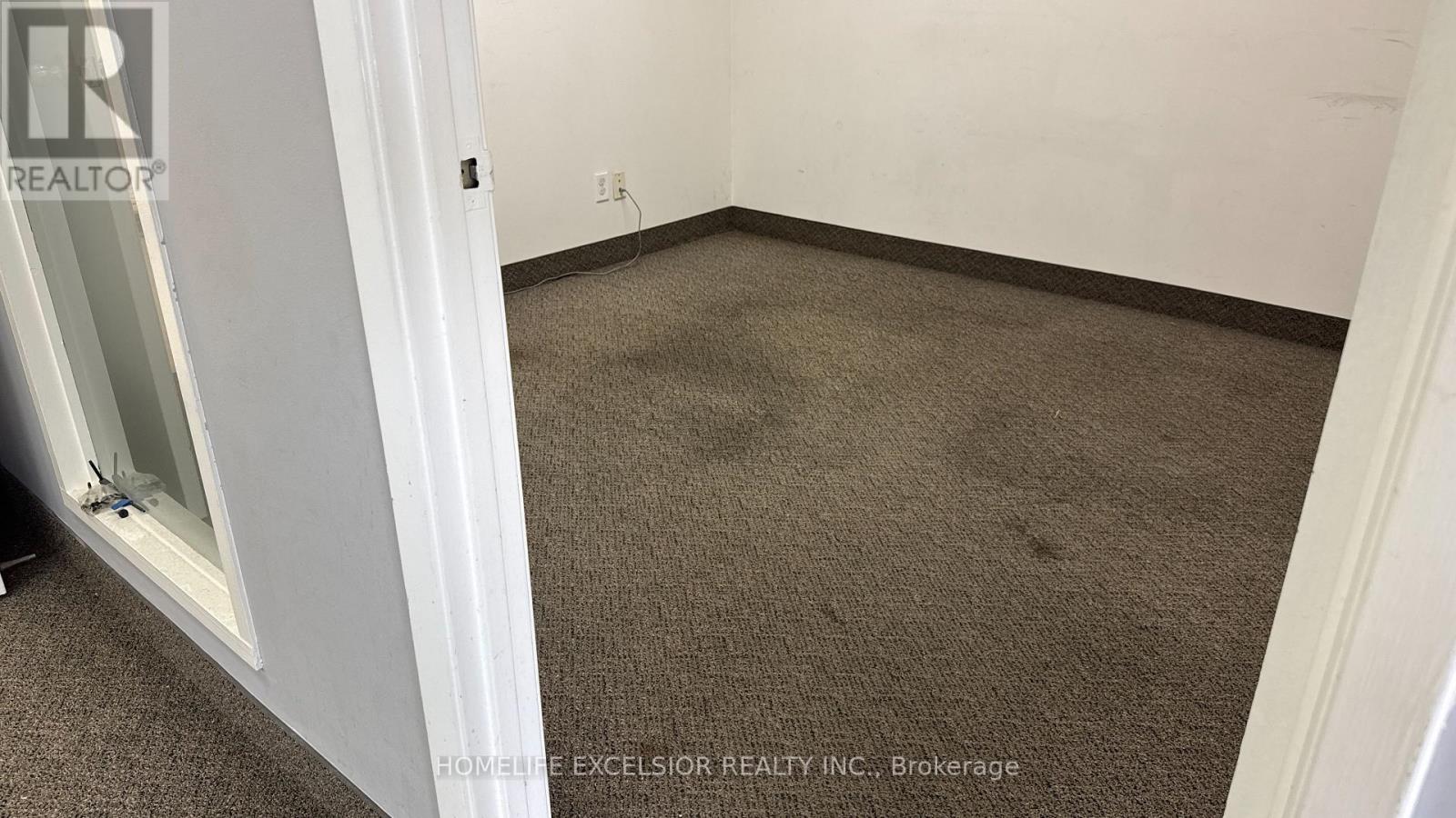6 - 825 Denison Street Property Photo 18