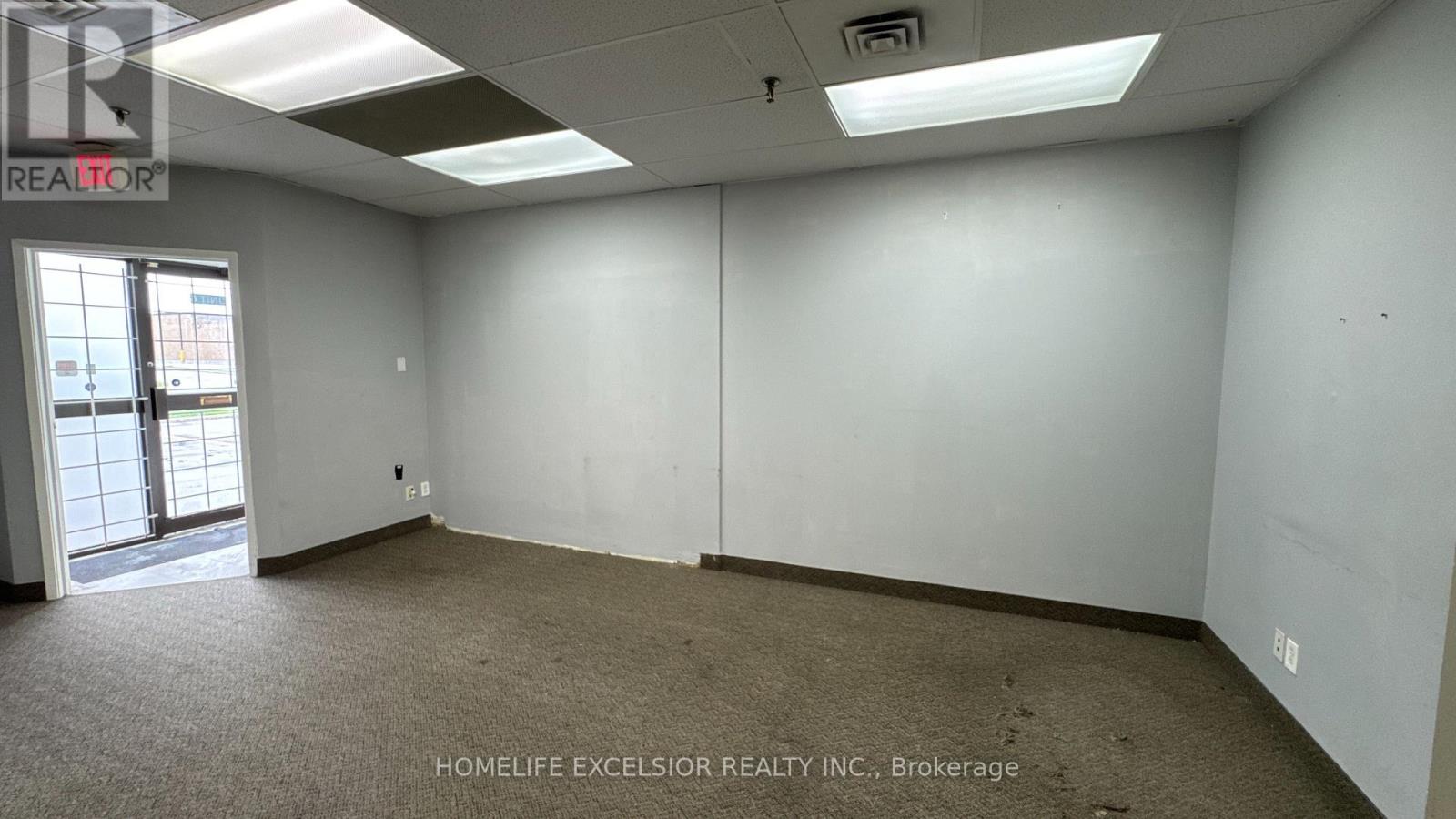 6 - 825 Denison Street Property Photo 19