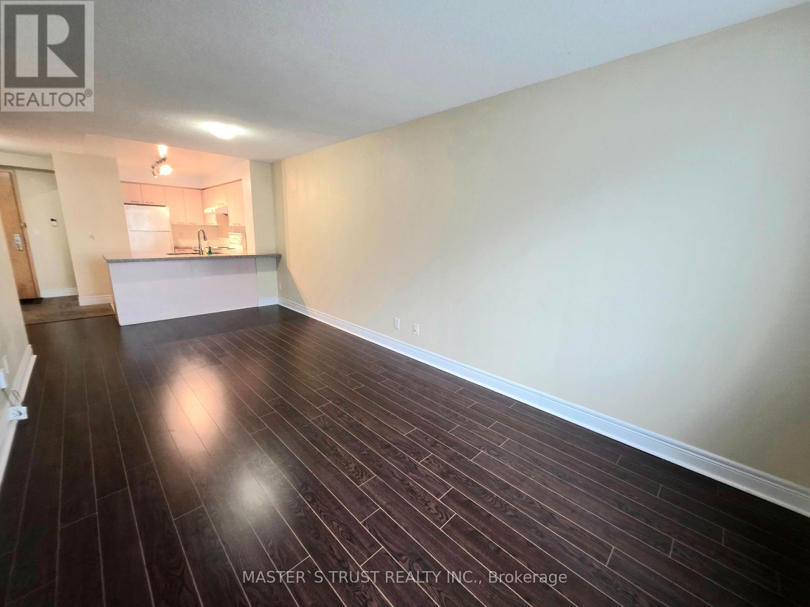 522 - 62 Suncrest Boulevard Property Photo 4