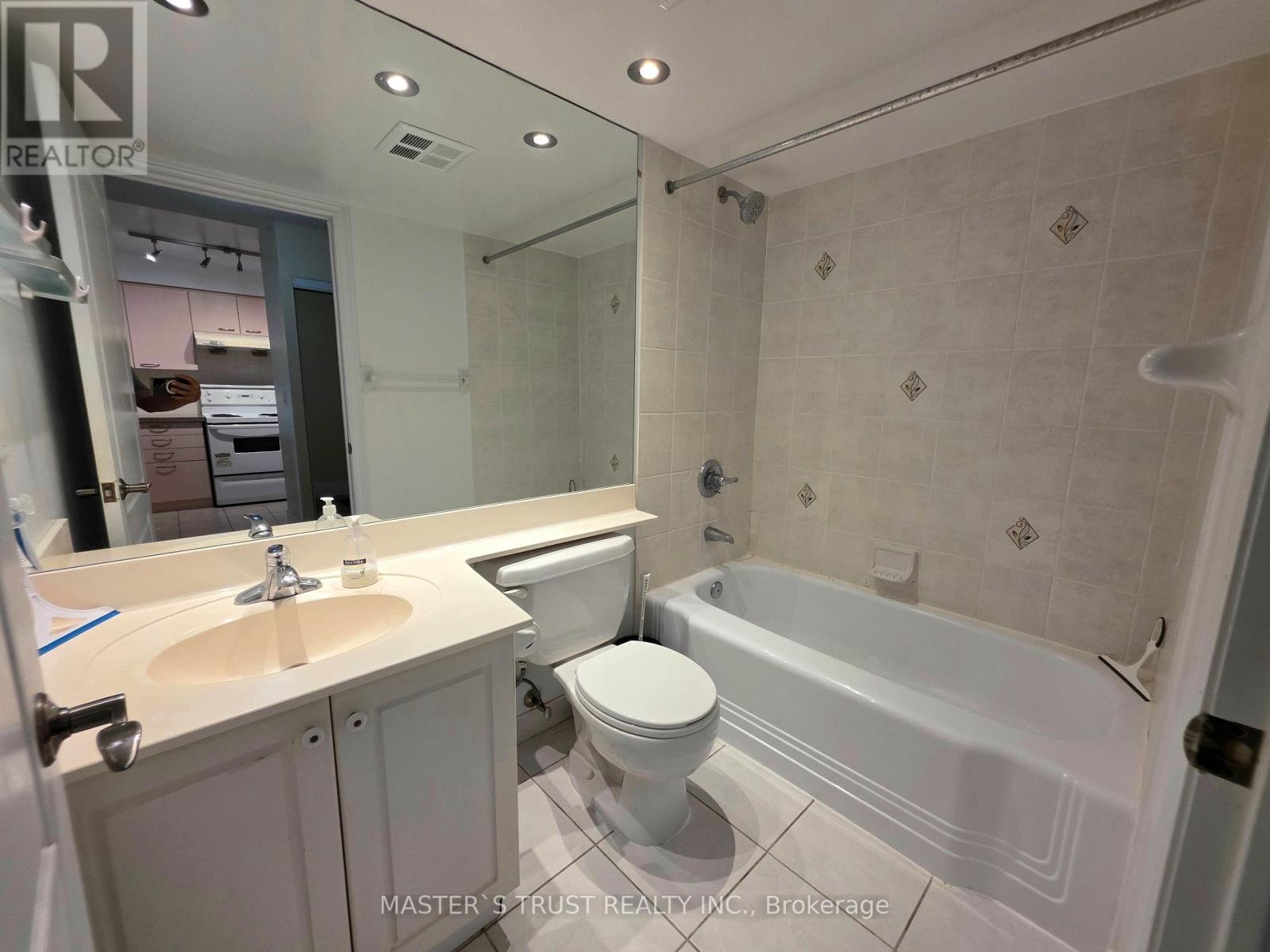 522 - 62 Suncrest Boulevard Property Photo 9
