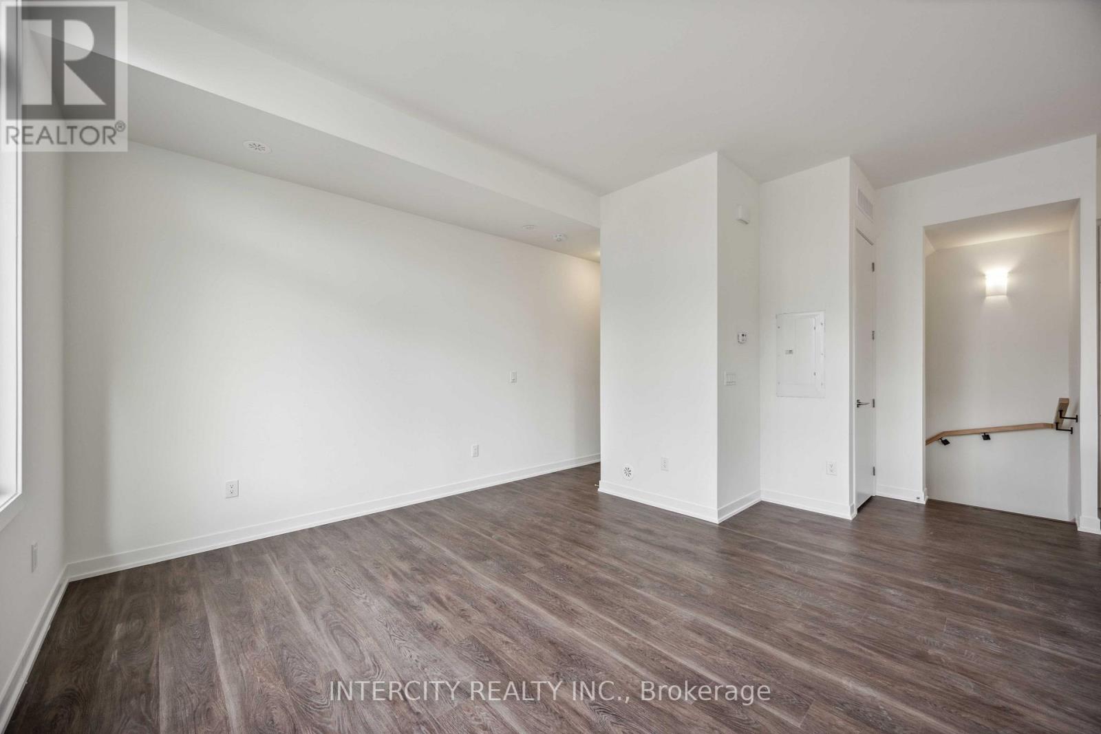 1215 - 8 David Eyer Road Property Photo 15