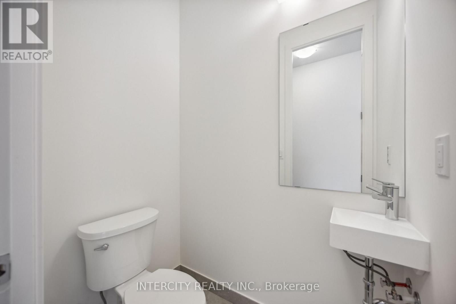 1215 - 8 David Eyer Road Property Photo 18