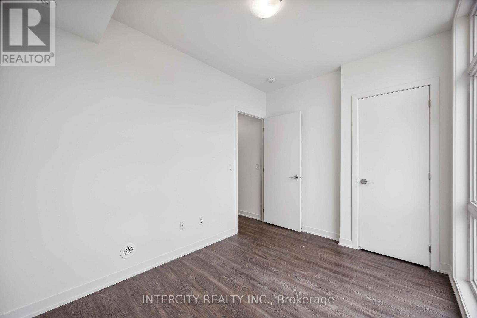 1215 - 8 David Eyer Road Property Photo 21