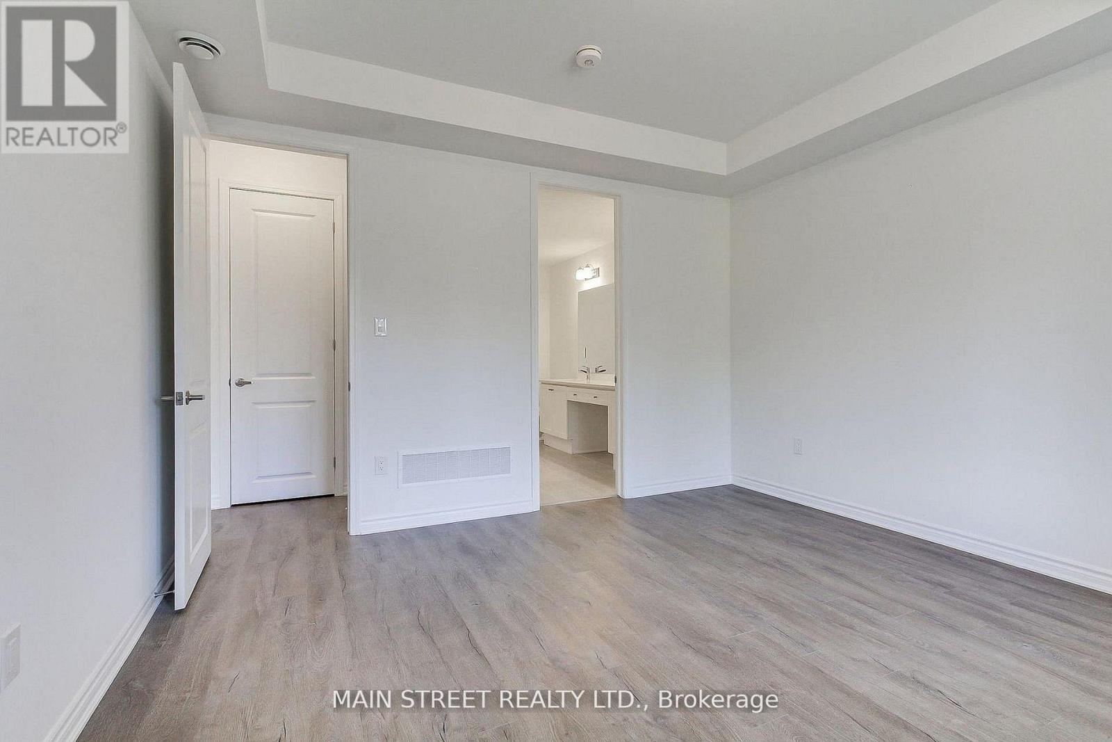 2968 Murphy Place E Property Photo 15
