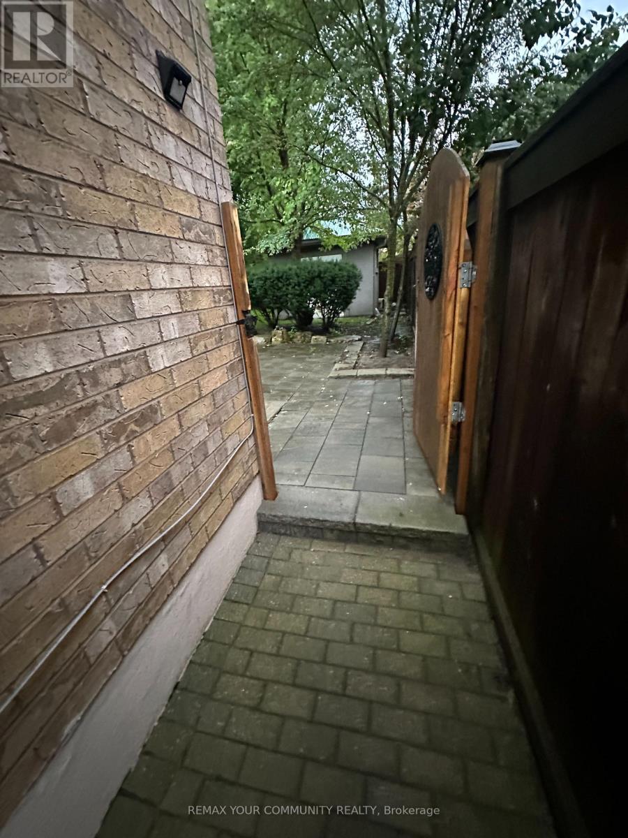 Lower - 9 Alyssum Court Property Photo 3