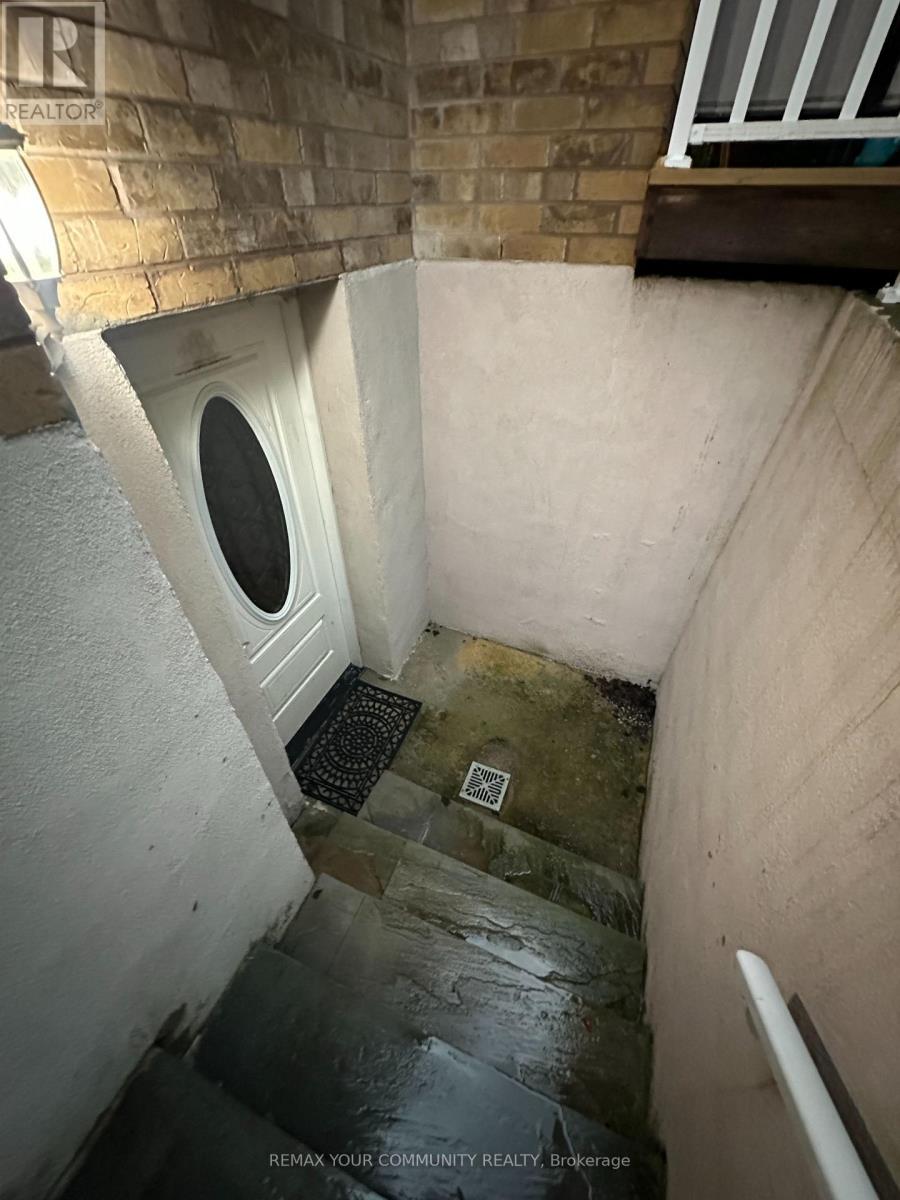 Lower - 9 Alyssum Court Property Photo 6
