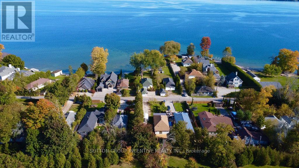 1556 Houston Avenue Property Photo 3