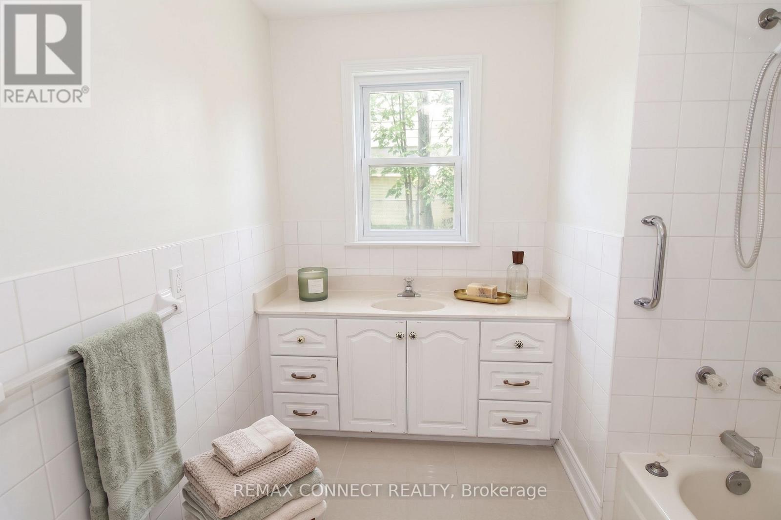 - Main - 12 Longbridge Road Property Photo 4