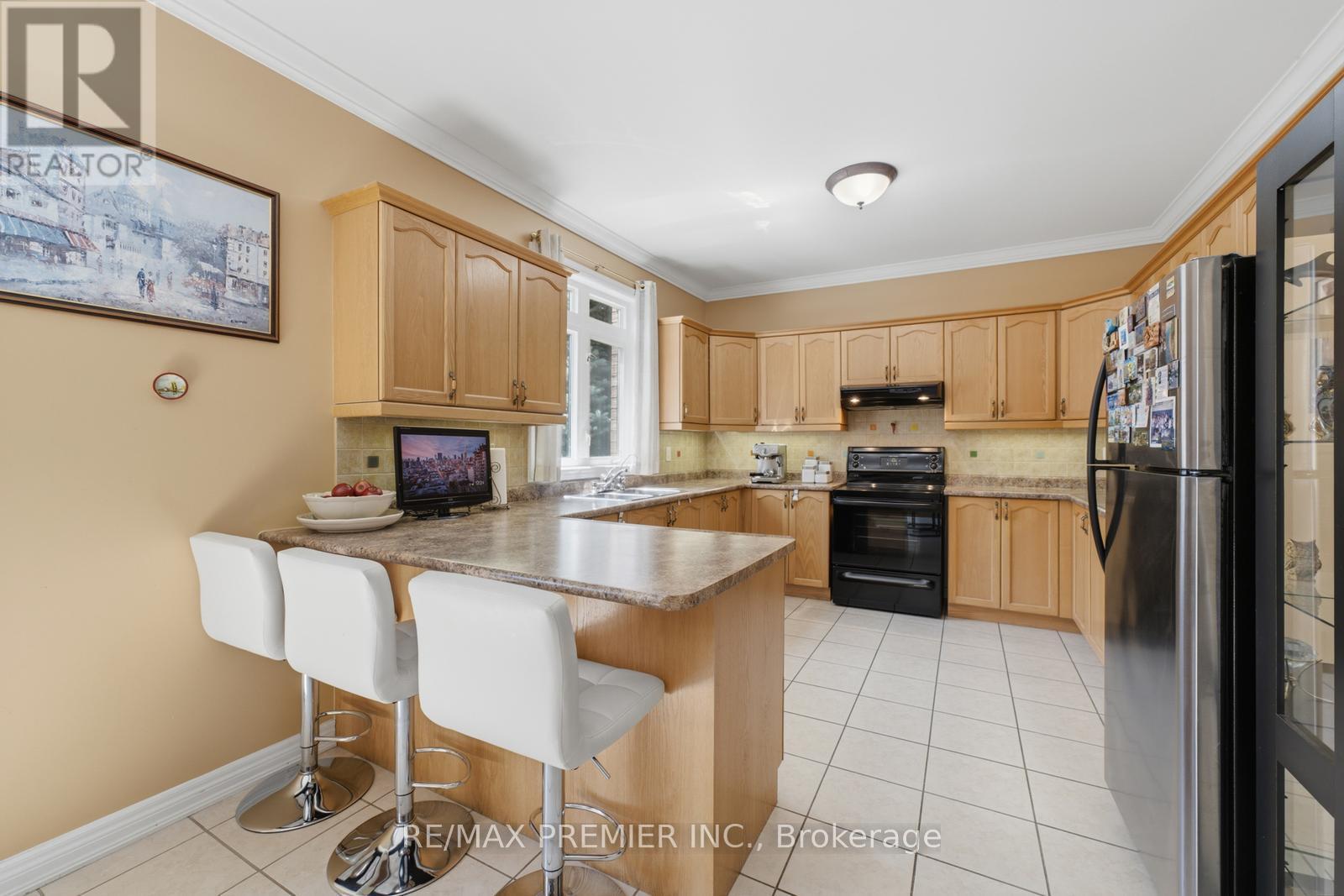 63 Summeridge Drive Property Photo 13