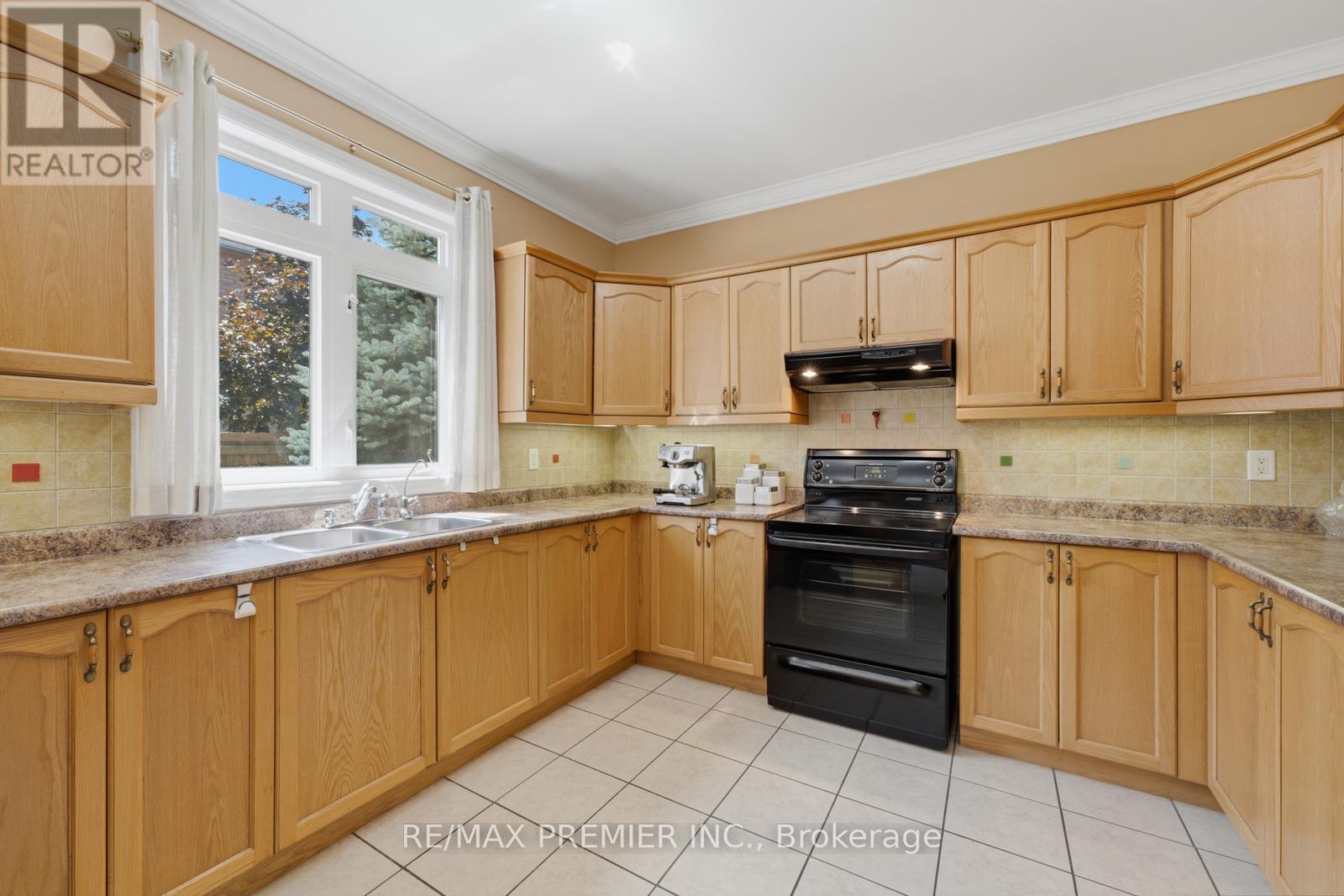 63 Summeridge Drive Property Photo 14