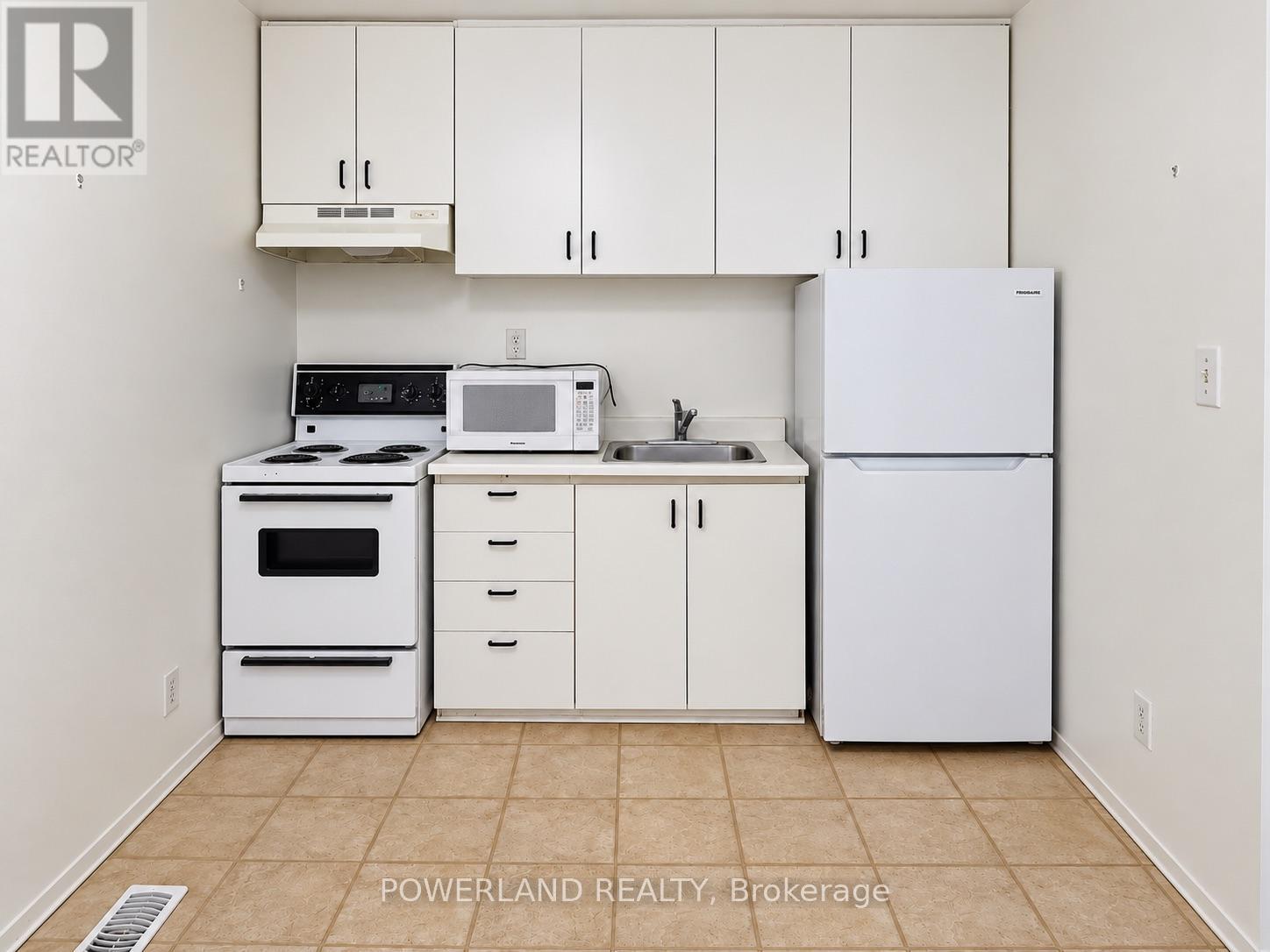 Apt #1 - 202 Prospect Street Property Photo 5