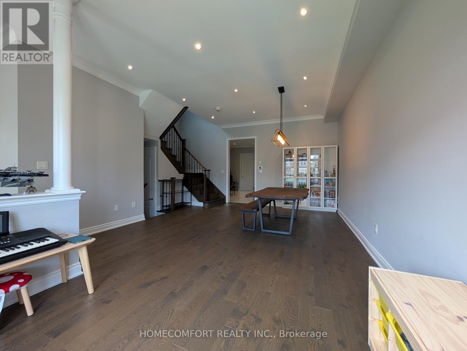 230 Paradelle Drive Property Photo 6