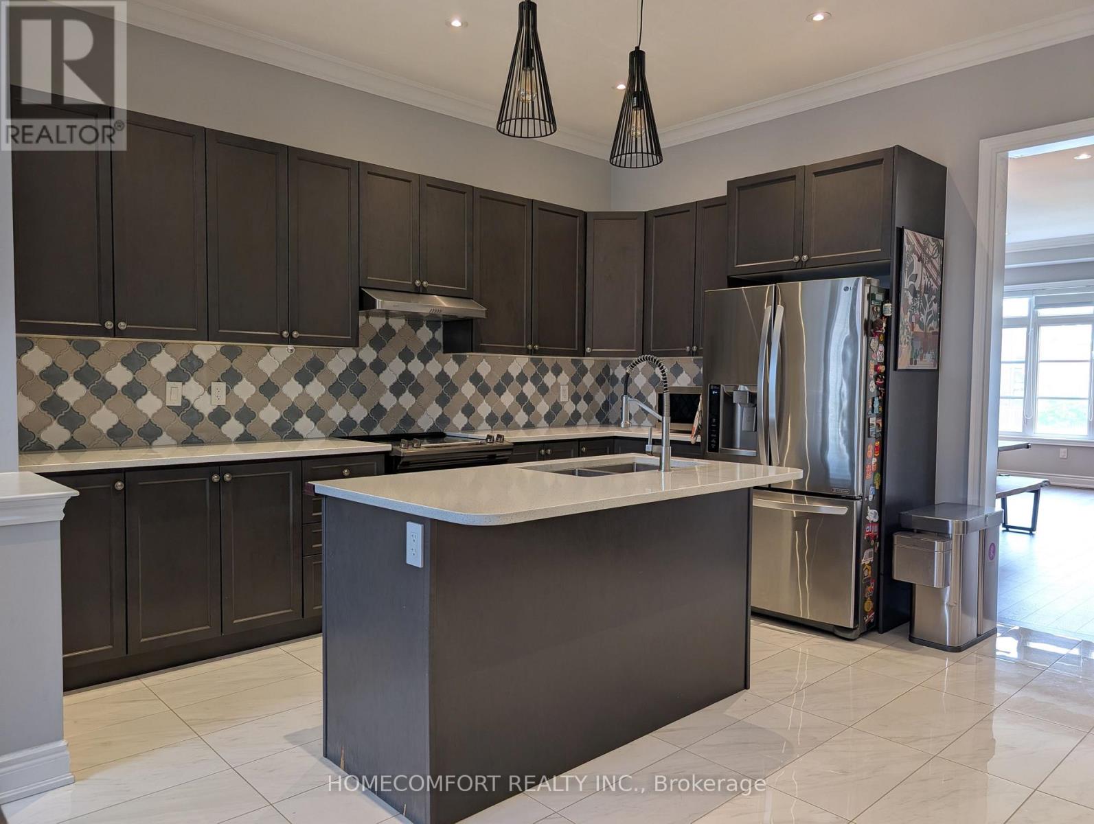 230 Paradelle Drive Property Photo 10