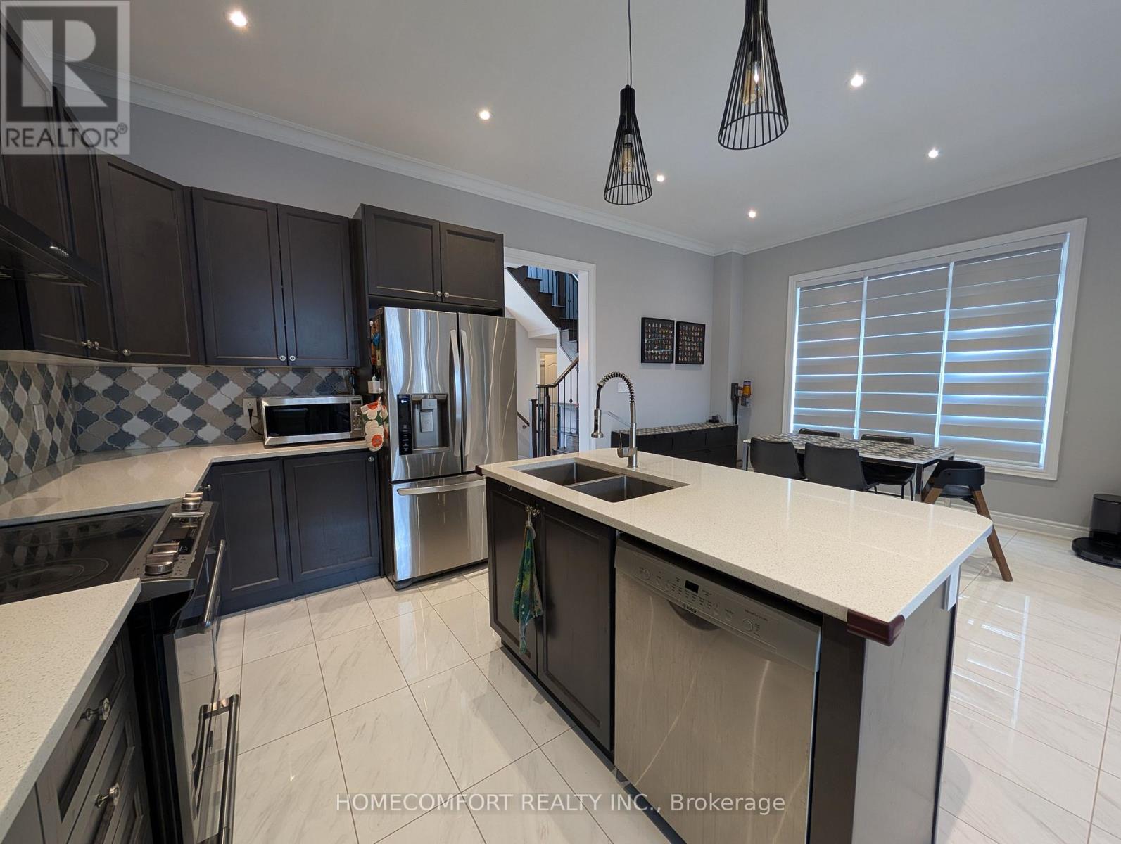 230 Paradelle Drive Property Photo 13