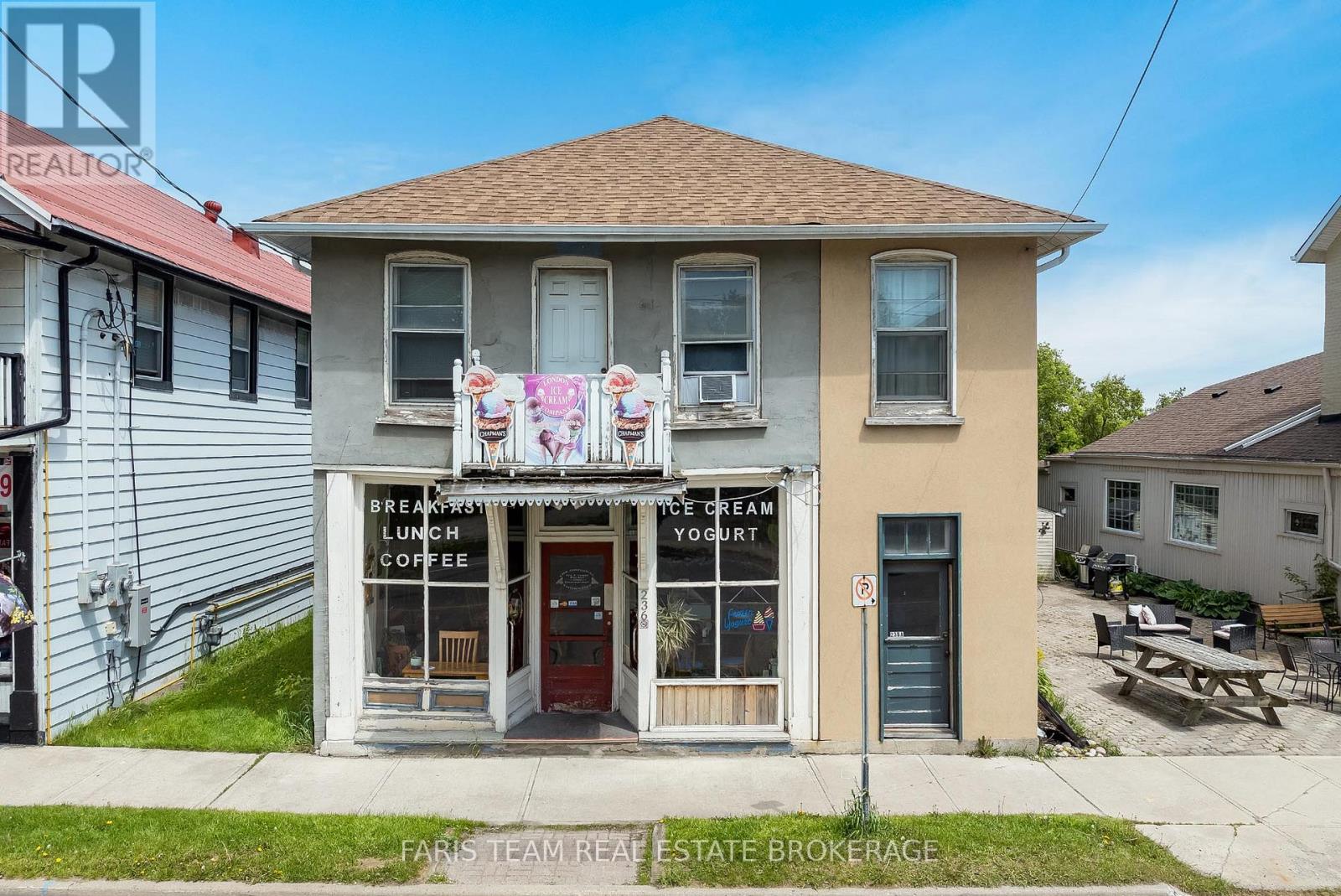 236 Barrie Street Property Photo 3
