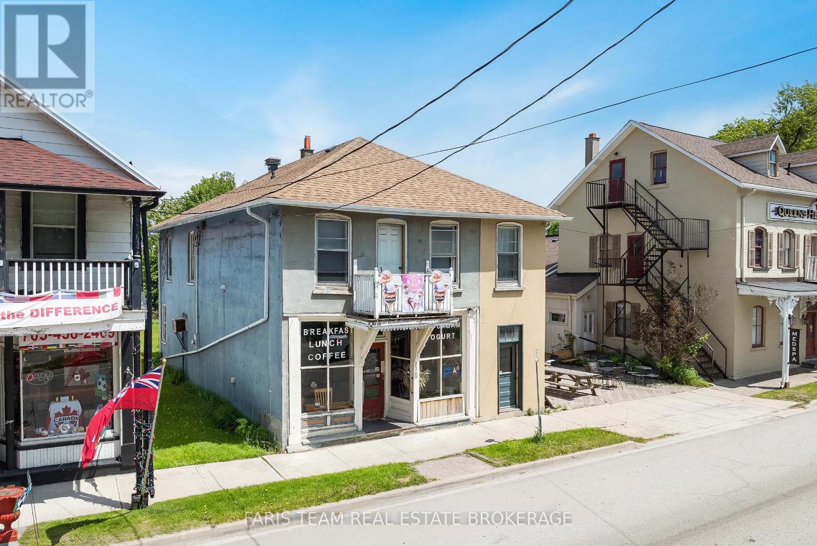 236 Barrie Street Property Photo 2