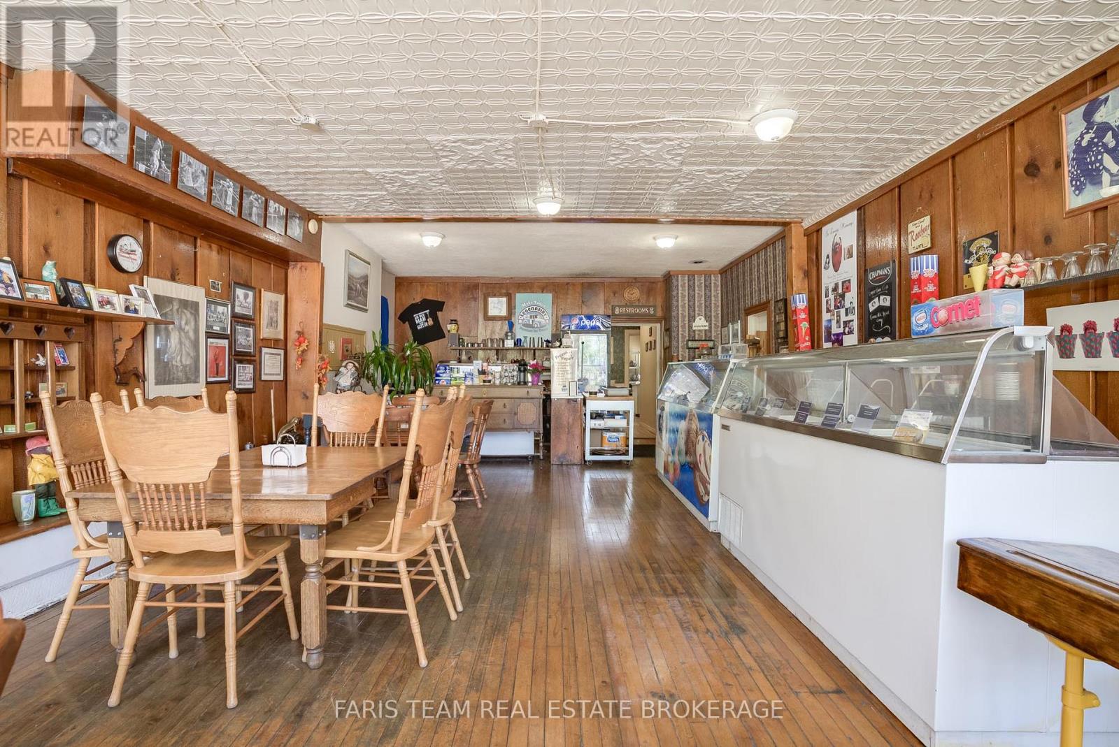 236 Barrie Street Property Photo 6