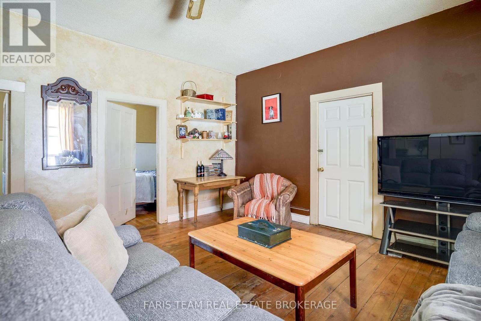 236 Barrie Street Property Photo 19