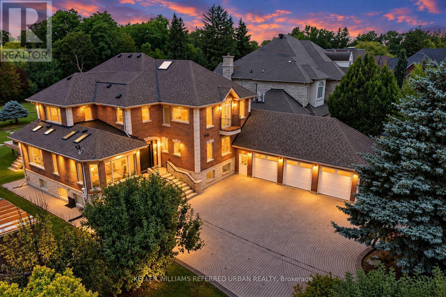 18 YONGEVIEW AVENUE