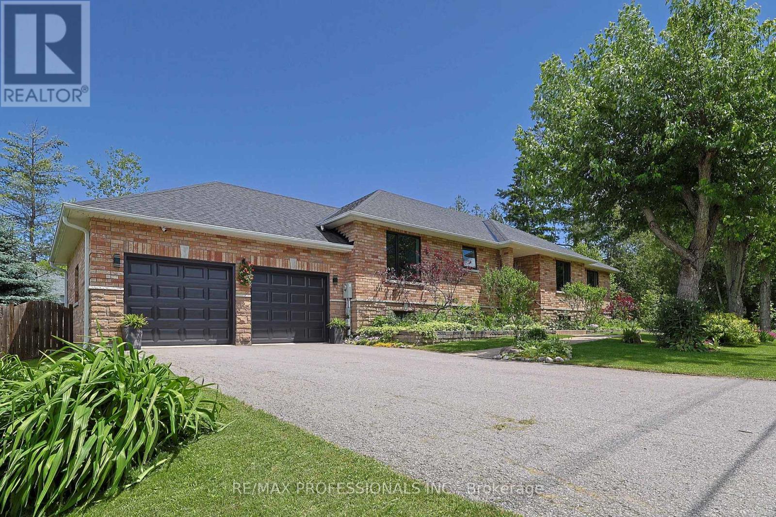 101 MAPLE AVENUE Property Photo 1