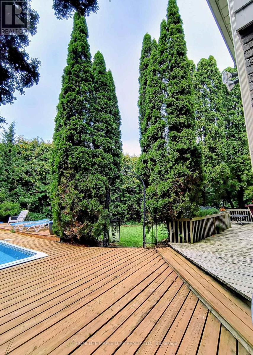 20 Brookfield Court Property Photo 7