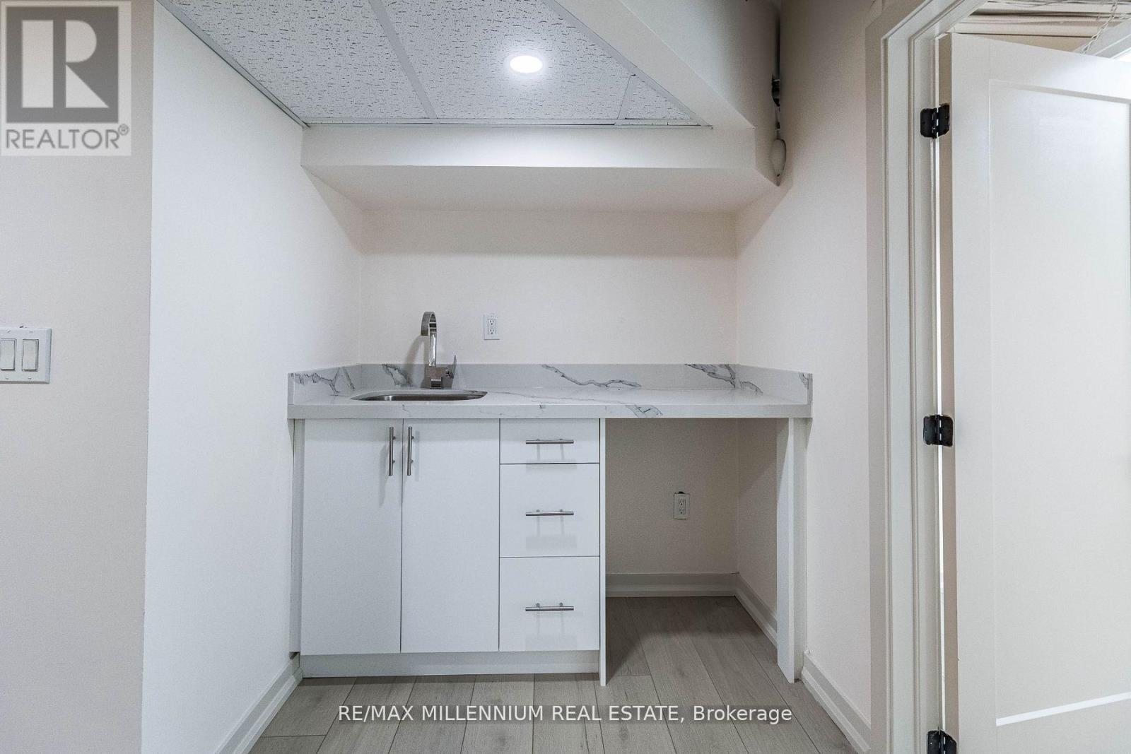 4 - 259 Edgeley Boulevard Property Photo 5