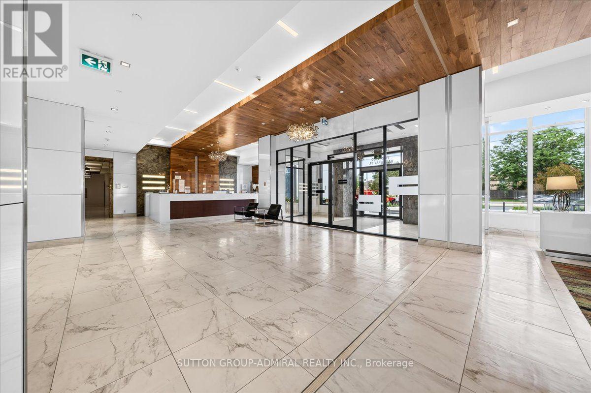 806 - 7890 Bathurst Street Property Photo 4