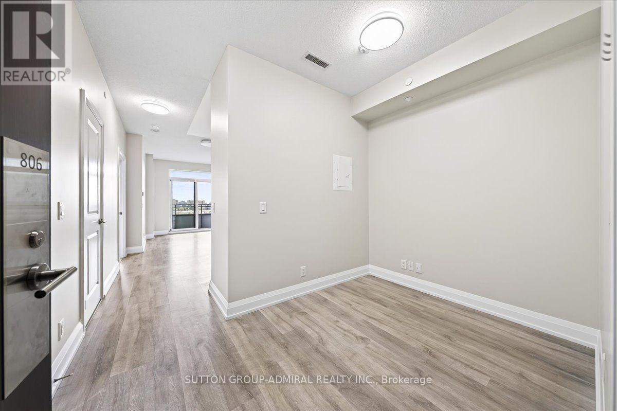 806 - 7890 Bathurst Street Property Photo 7