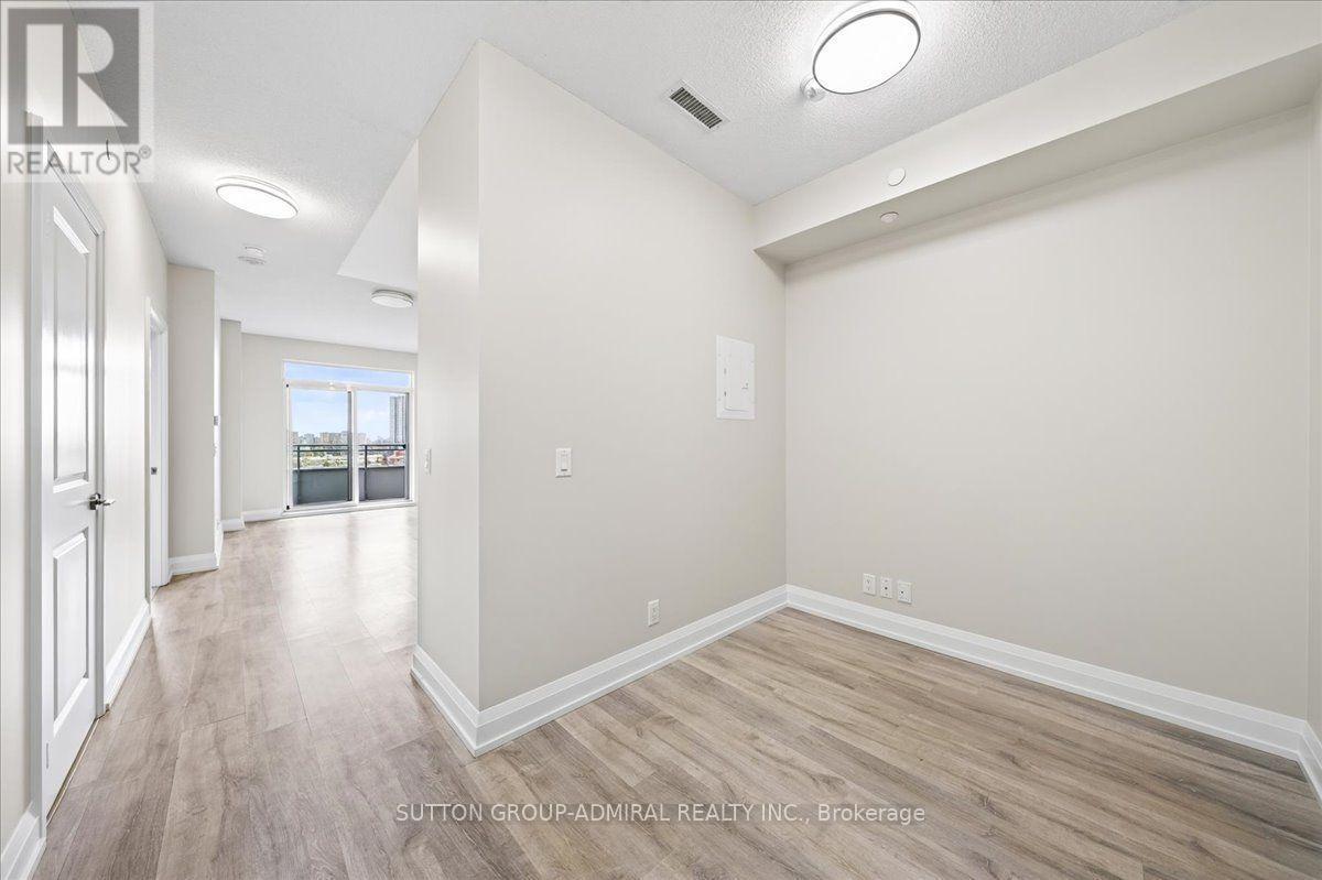 806 - 7890 Bathurst Street Property Photo 8