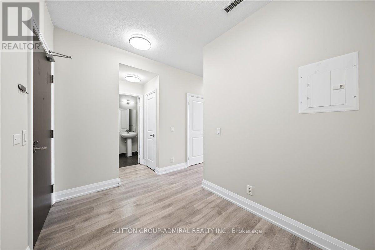 806 - 7890 Bathurst Street Property Photo 12