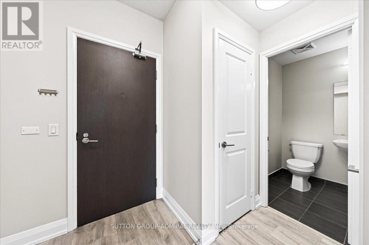 806 - 7890 Bathurst Street Property Photo 15