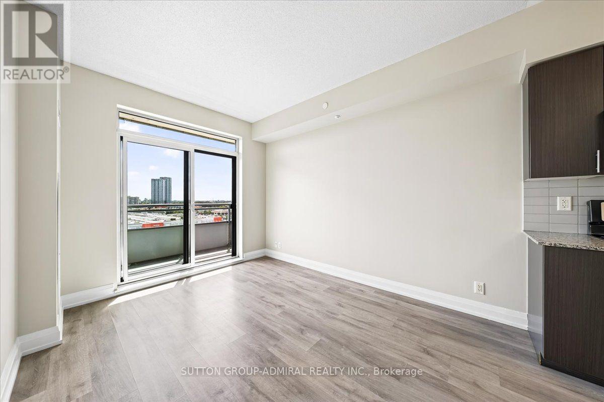 806 - 7890 Bathurst Street Property Photo 26