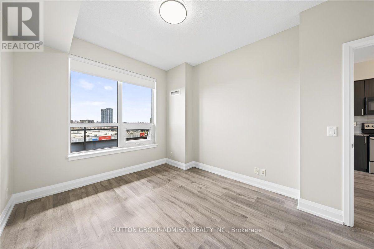 806 - 7890 Bathurst Street Property Photo 32