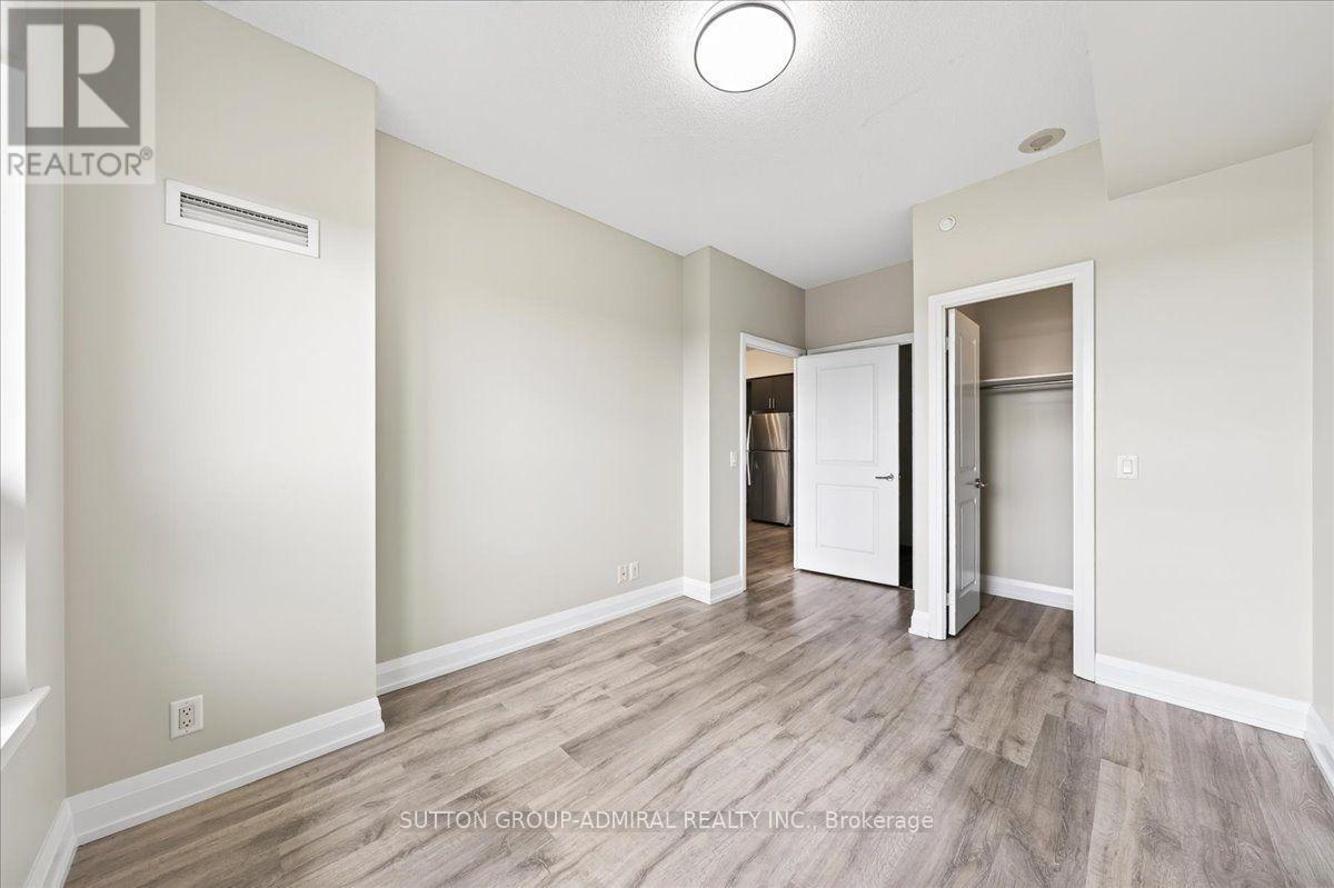 806 - 7890 Bathurst Street Property Photo 33