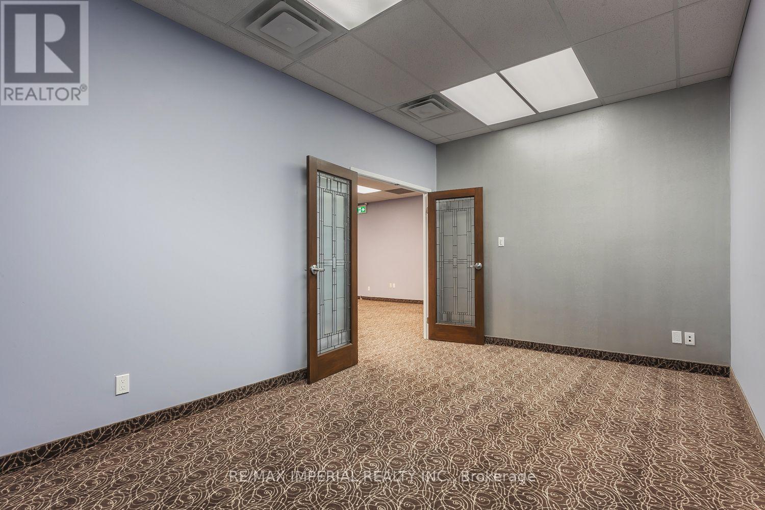 412 - 15 Wertheim Court Property Photo 5