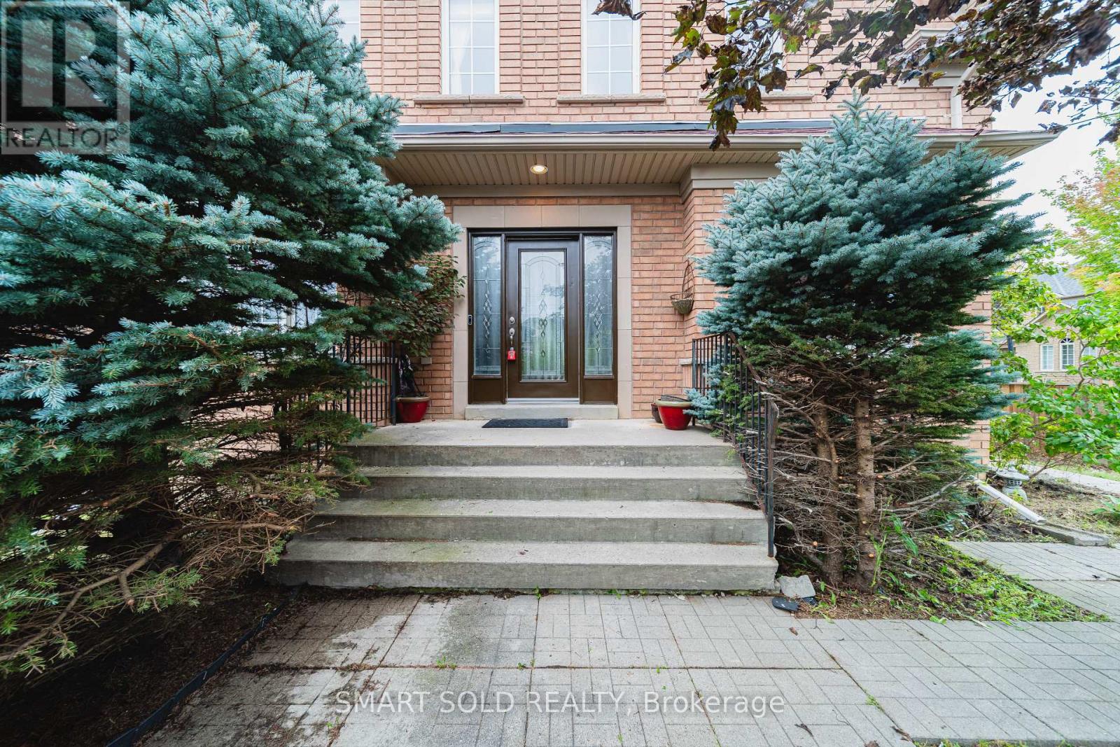16 Courtney Crescent Property Photo 2