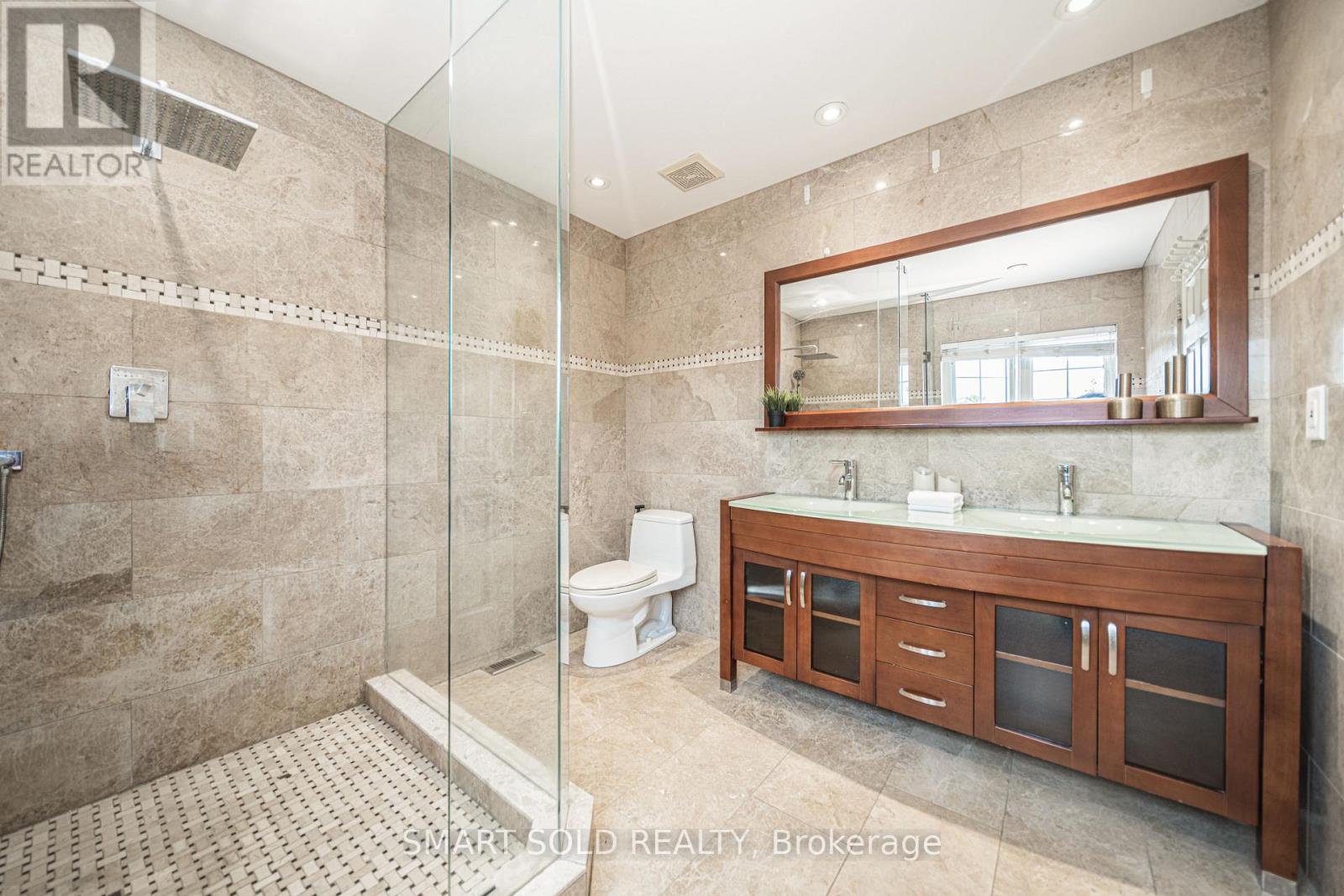 16 Courtney Crescent Property Photo 23