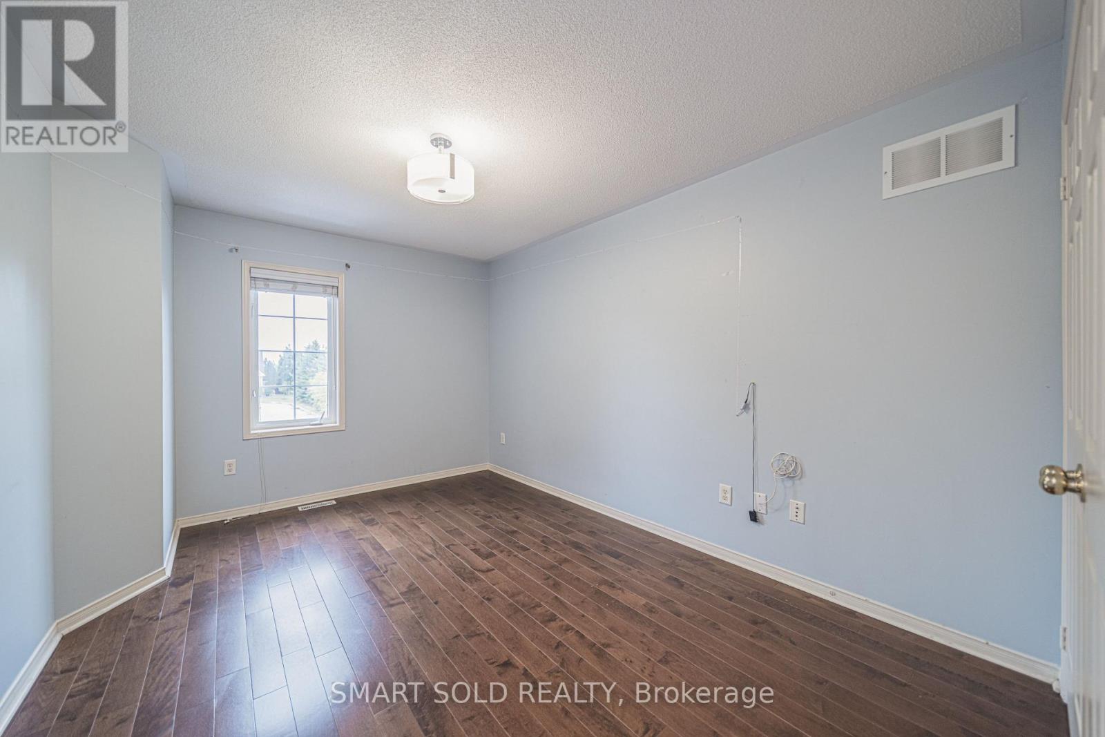 16 Courtney Crescent Property Photo 26