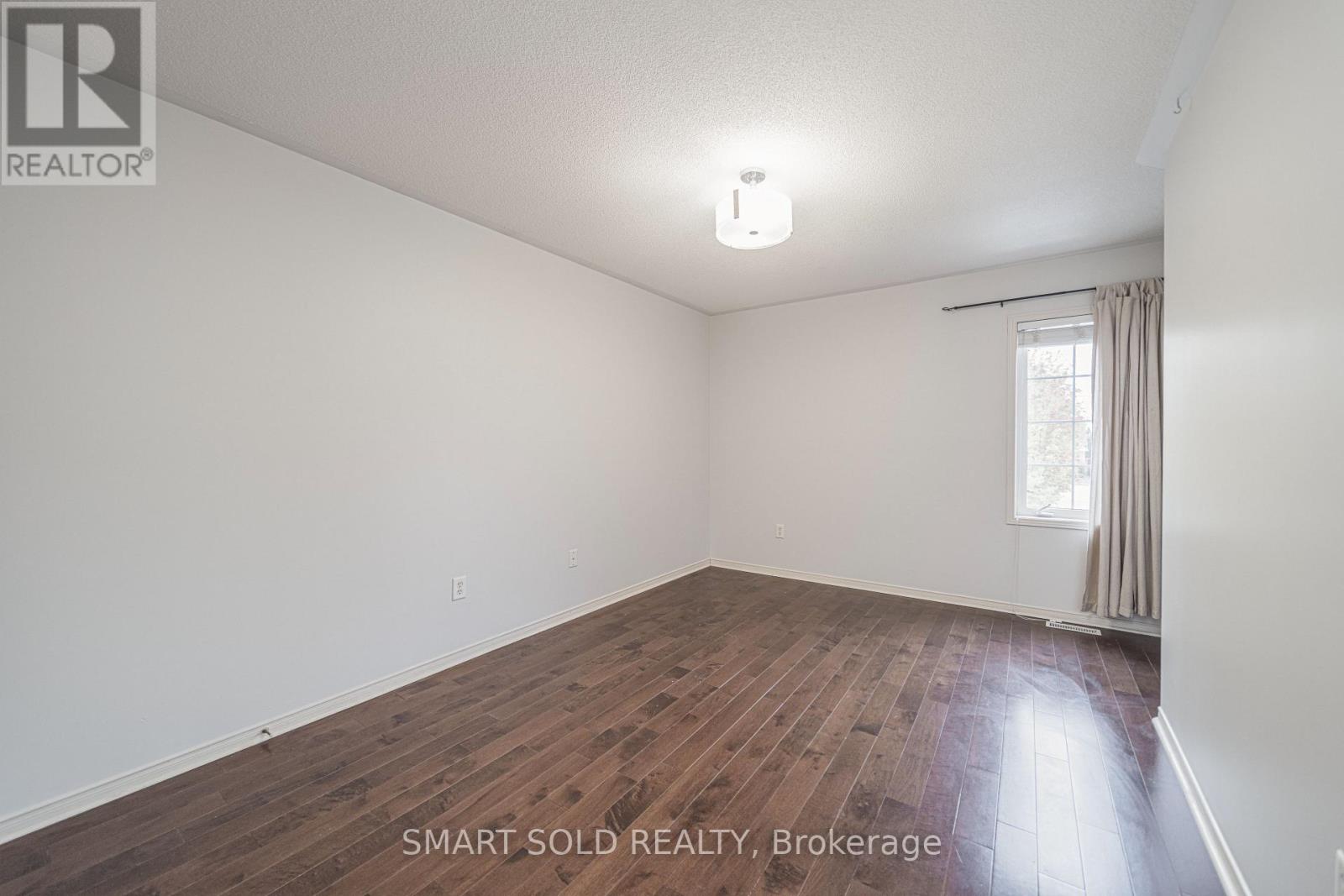 16 Courtney Crescent Property Photo 27