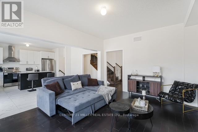 1473 Davis Loop Property Photo 8