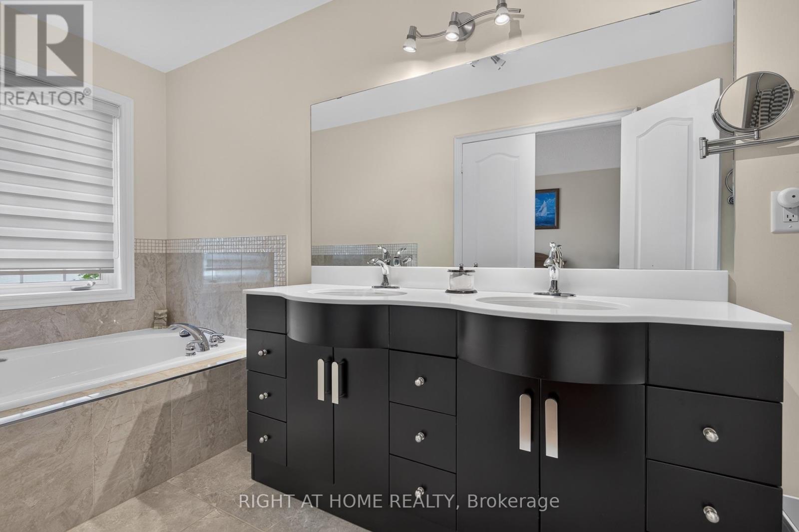 4 Forest Run Boulevard Property Photo 20