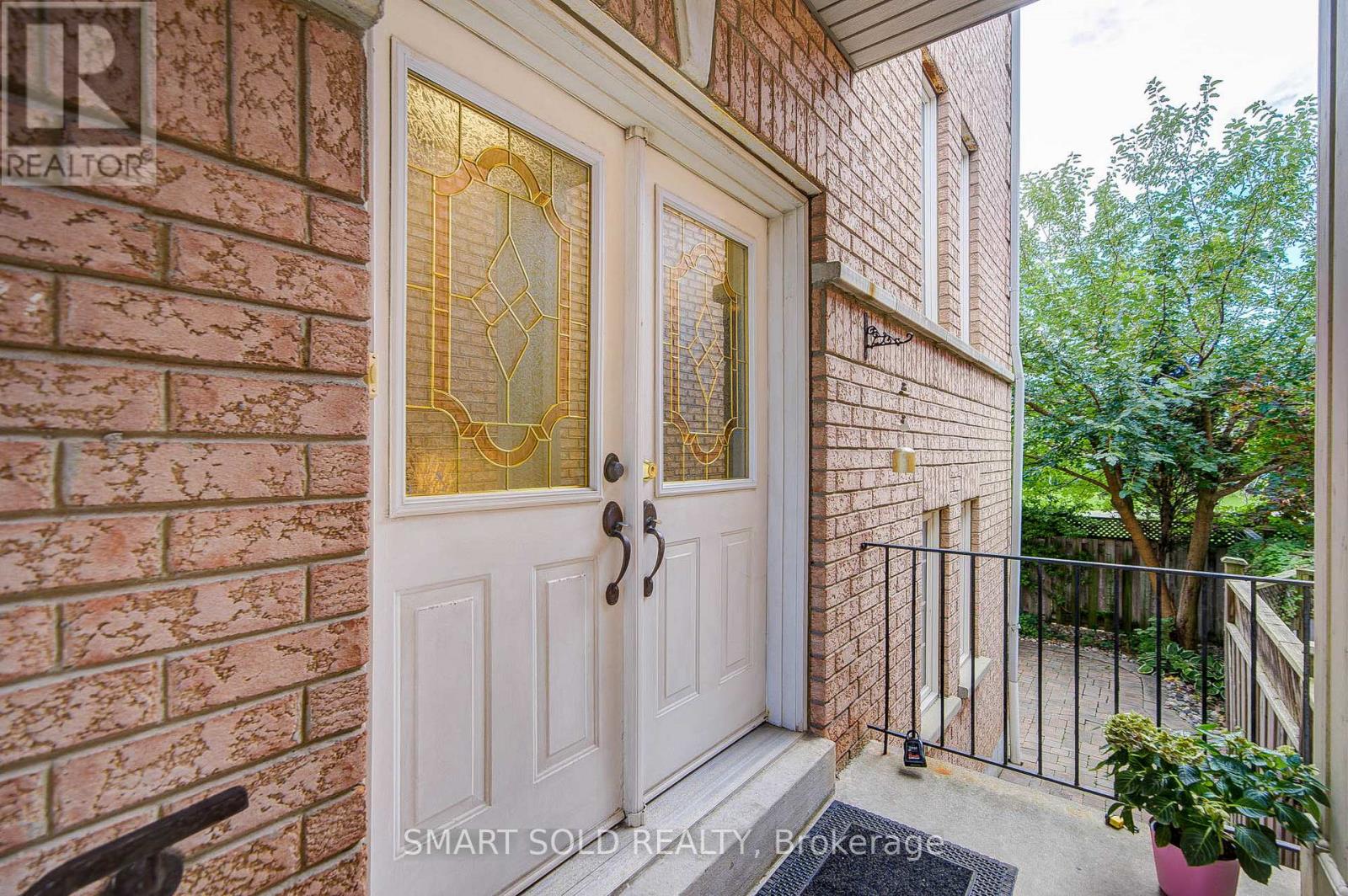 6 Sugarforest Drive Property Photo 4