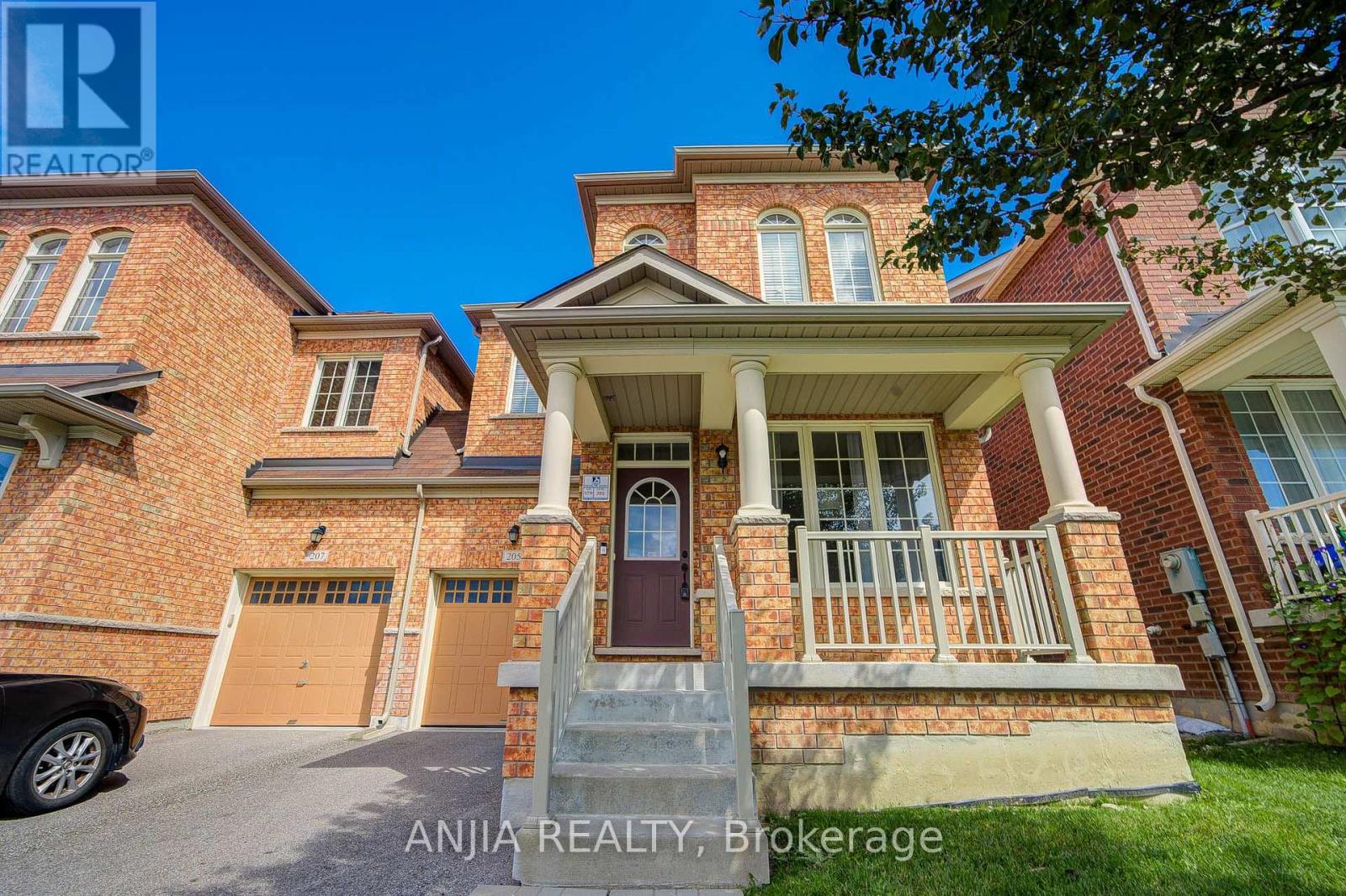 205 Harbord Street Property Photo 2