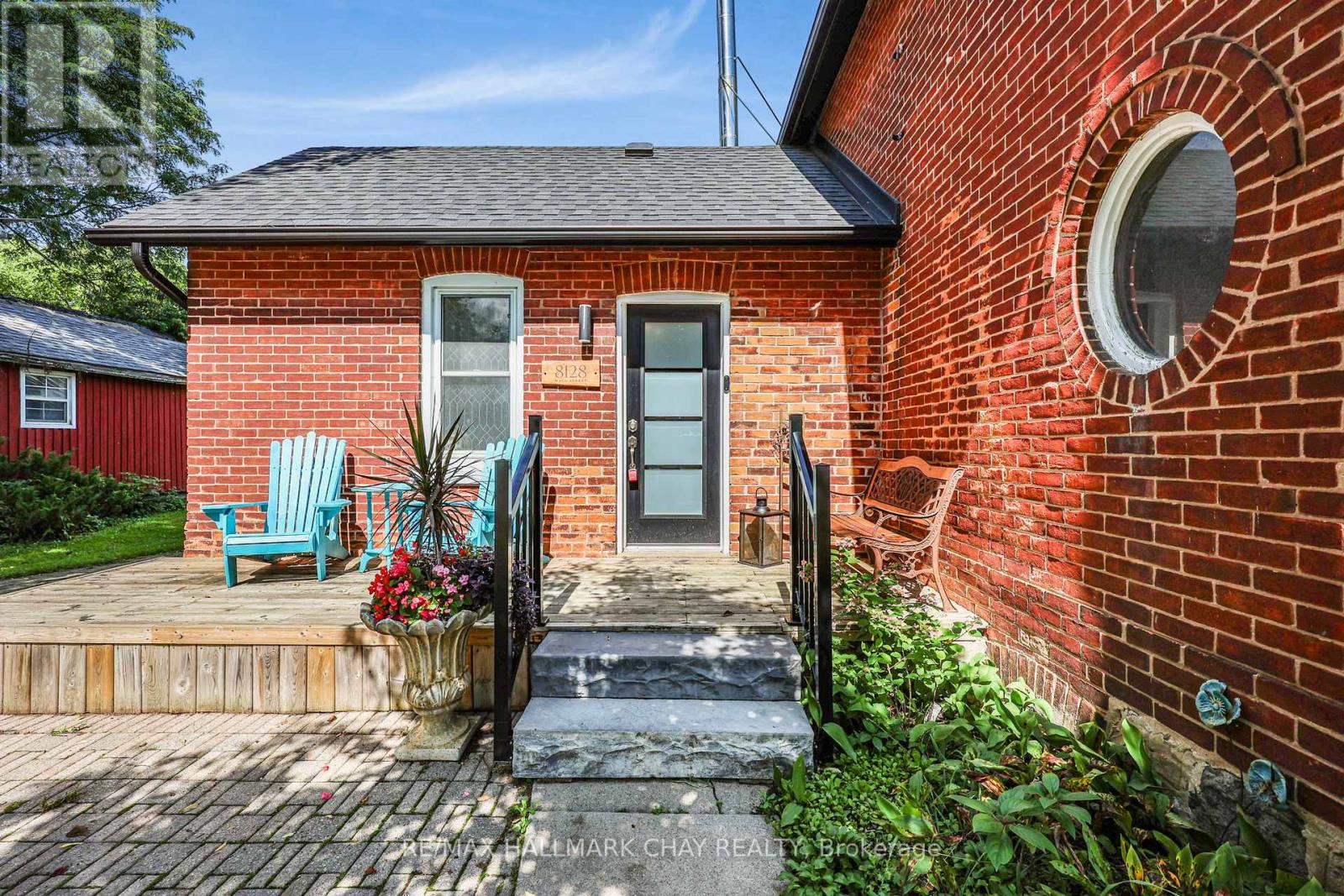 8128 Main Street Property Photo 5
